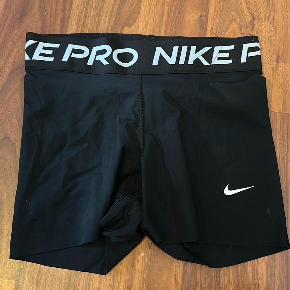black nike pro shorts